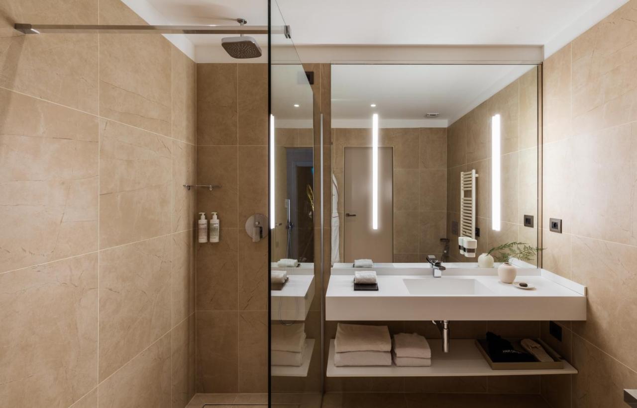 Junior Suite with Spa Access
